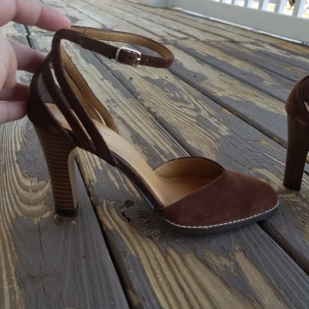 Highlights faux suede heels